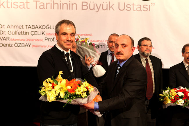Ahmet Tabakoğlu Bir Okuldur 