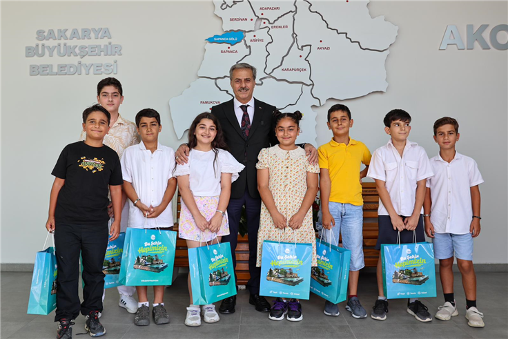 Gazze hareketiyle gönülleri fetheden minikler Yusuf Alemdar’ın misafiri oldu: “Sizlerle gurur duyuyorum”