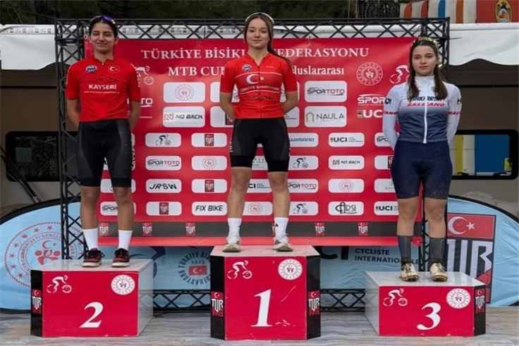 Büyükşehir’den çifte gurur: Atletizm ve bisiklette madalyaları topladılar