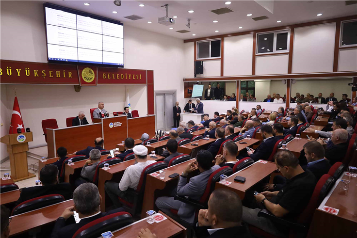 Büyükşehir Meclisi’nde tarihi karar: 153 kırmızı dolmuş taksiye dönüşüyor