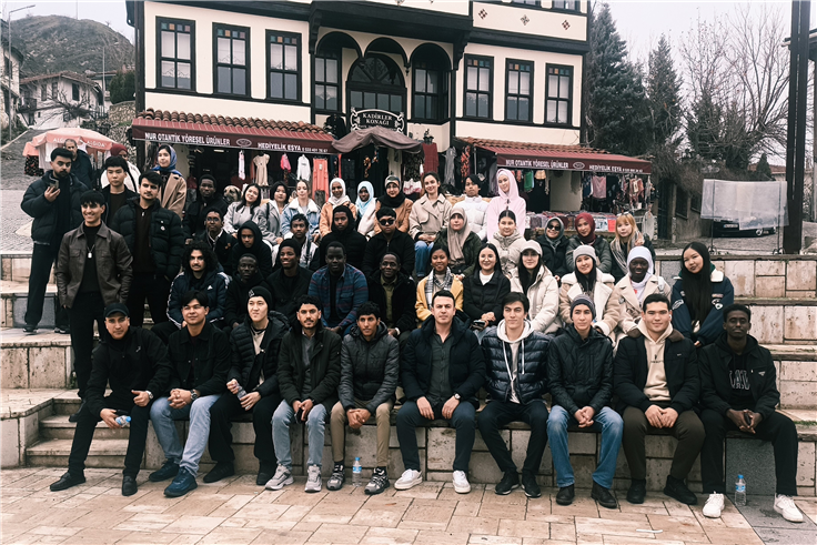 Öğrenciler tarihi ve doğal mekanları keşfetti