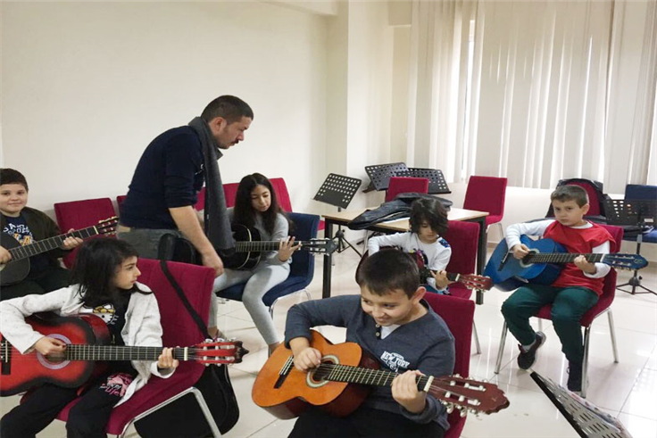 Karasu sahilini gitarlarıyla renklendirecekler