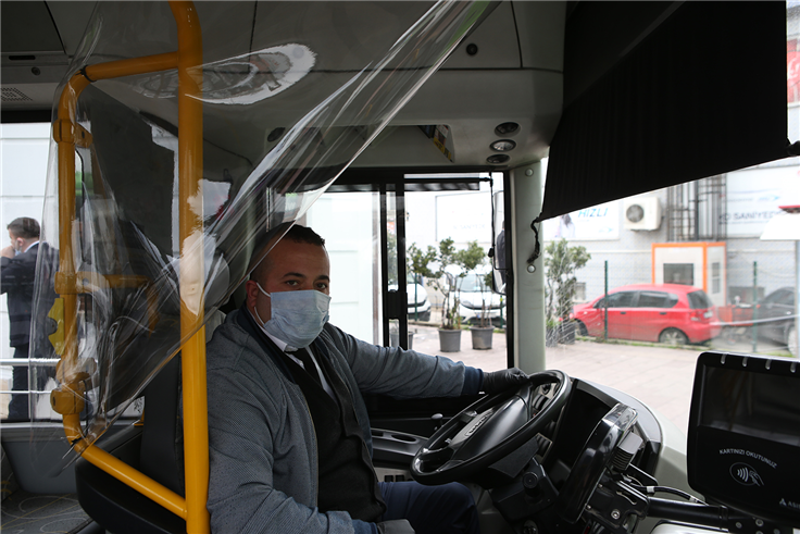 Belediye otobüslerinde Korona virüse karşı brandalı önlem