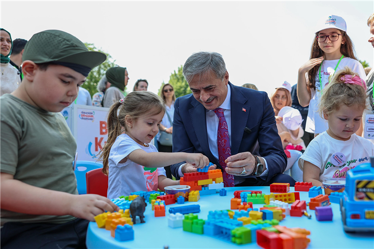 Çocuklar Sakarya’da bir ilke misafir oldu: Oyuncak Festivali’nde rengarenk buluşma