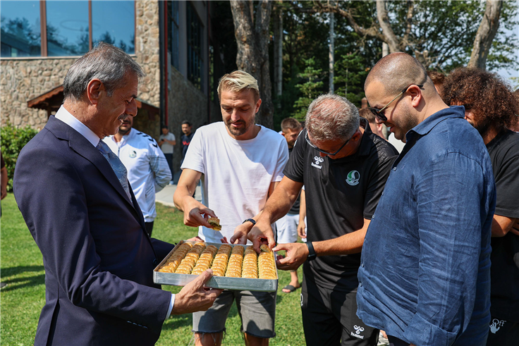 Yusuf Alemdar’dan Bolu kampında önemli mesajlar: “Sakaryaspor bir ruh işidir, sevdadır ve her sorun kenetlenmeyle aşılır”