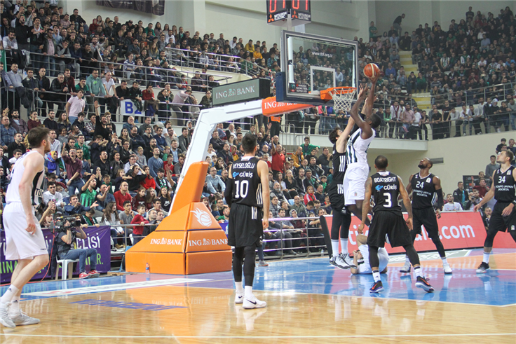 Büyükşehir Anadolu Efes’e konuk oluyor