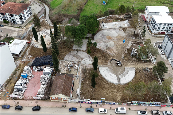 Kaynarca’nın yeni yaşam alanı olacak proje hız kazandı: Trambolinler, 3 pota basket sahası ve kaykay pisti…