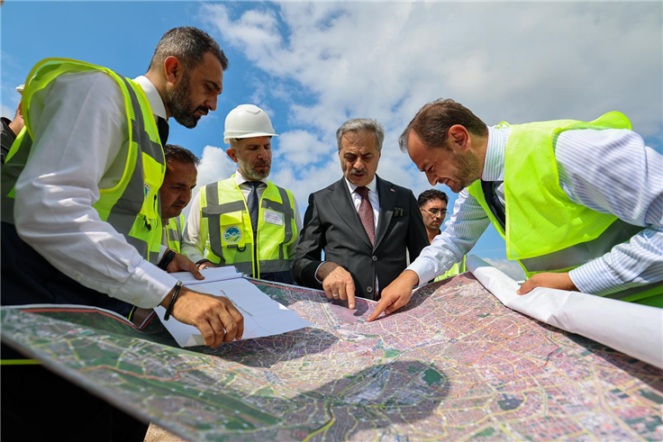 “170 milyonluk projede duble yol tamam, Kuzey Köprüsü’nde de hızla ilerliyoruz”