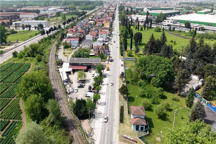 Arifiye’nin merkezi Büyükşehirle sil baştan yenileniyor