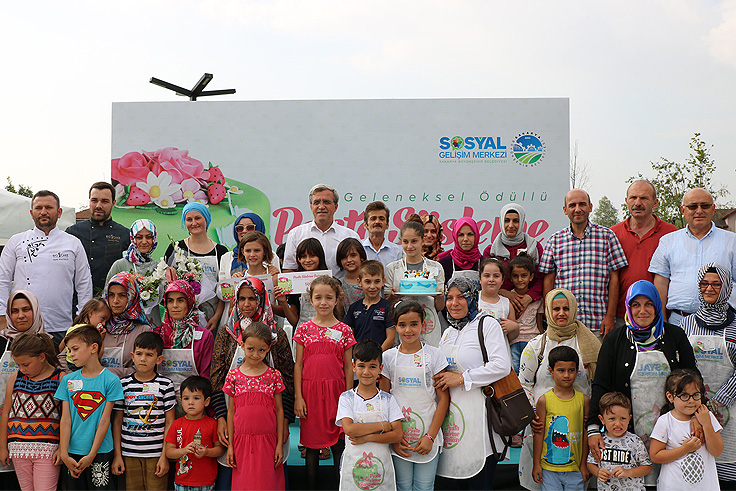 En renkli pastalar Akyazı SGM’de yapıldı