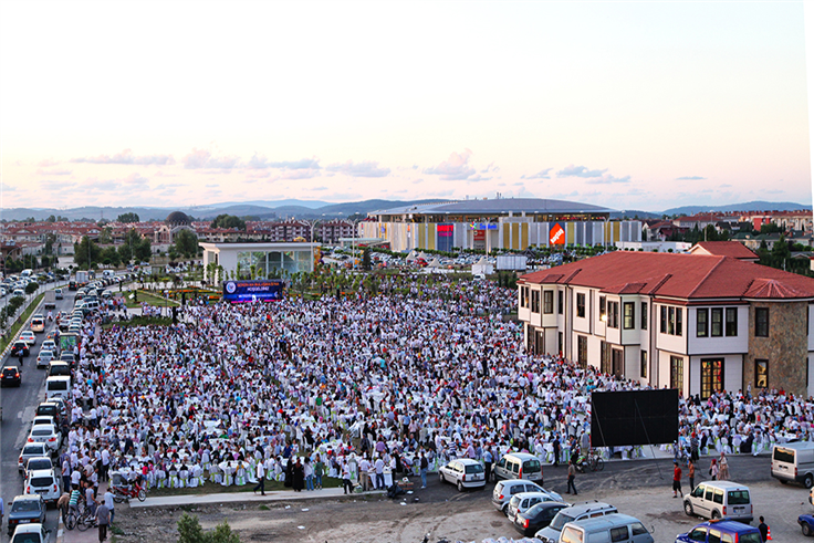 Sofralar Serdivan’da Kuruluyor