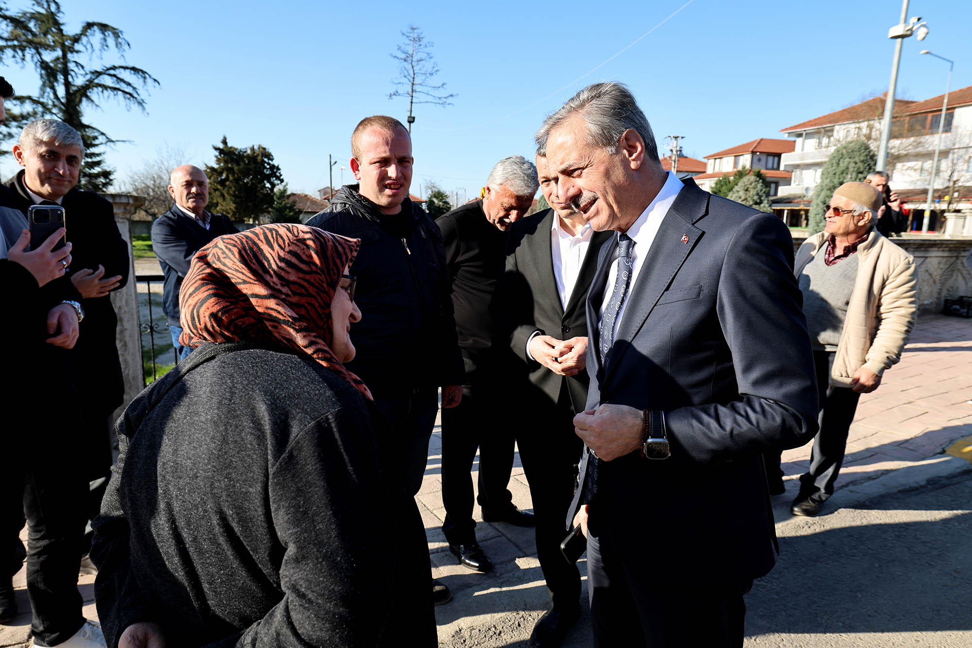 Büyükşehir’den Karapürçek Hocaköy’e yeni bir meydan 
