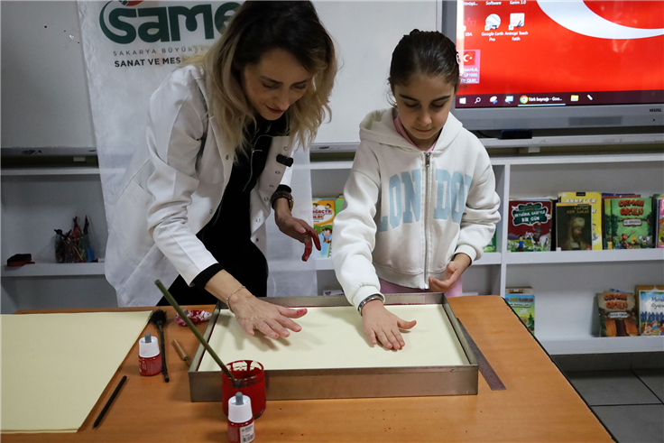 Büyükşehir, öğrencilerle milli marşı andı