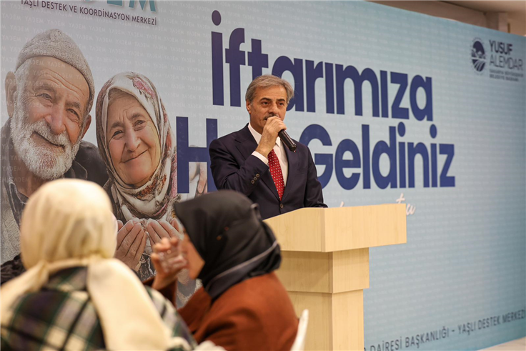 “Başımızın tacı büyüklerimizi asla yalnız bırakmayacağız”