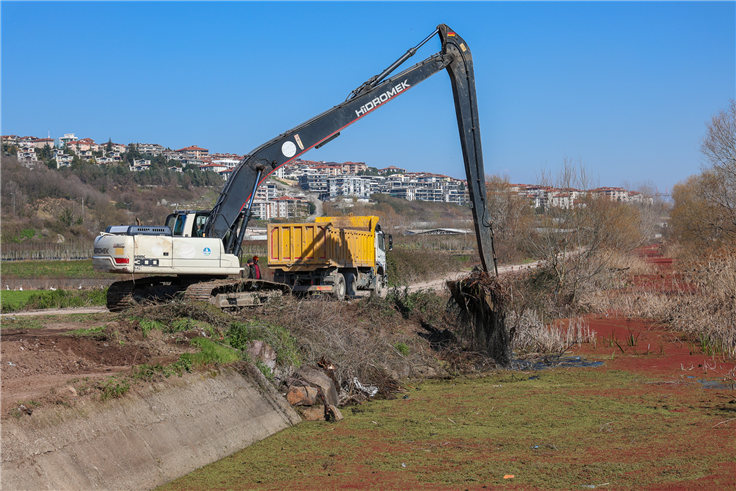Çark Deresi’nin 5 kilometrelik güzergâhı titizlikle temizleniyor