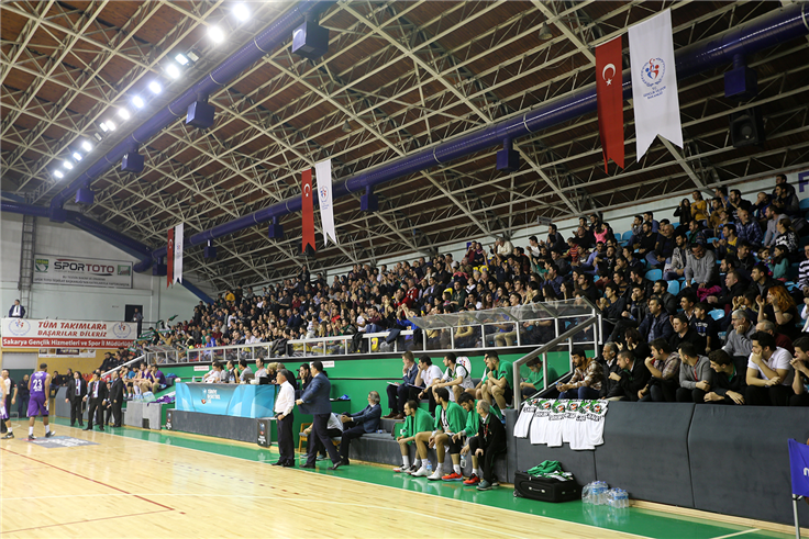 Dev Adamlardan Bir Galibiyet Daha