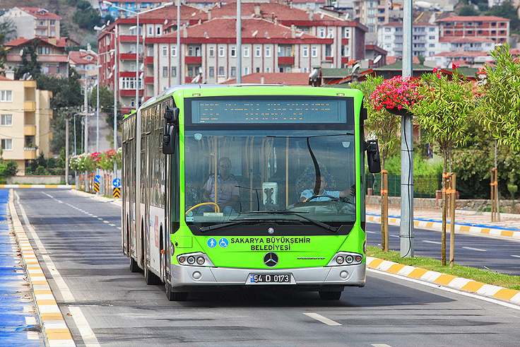 Büyükşehir’le huzur dolu bayram: 25 bin kişi ücretsiz yolculuk yaptı