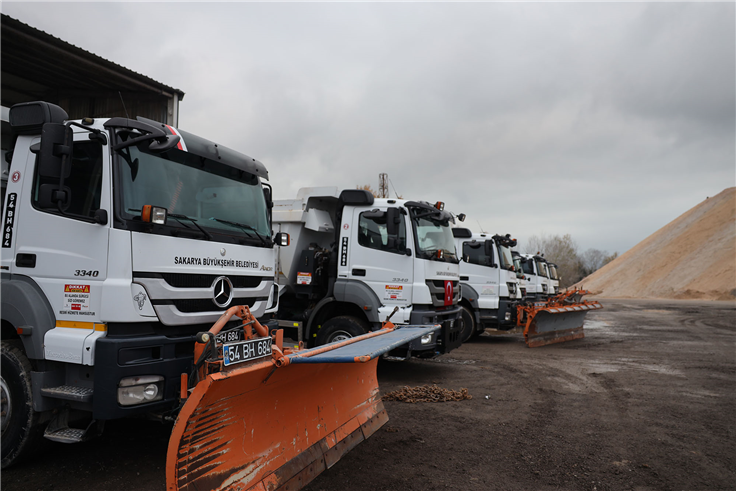 Büyükşehir karla mücadele için göreve hazır: Ekipler teyakkuzda