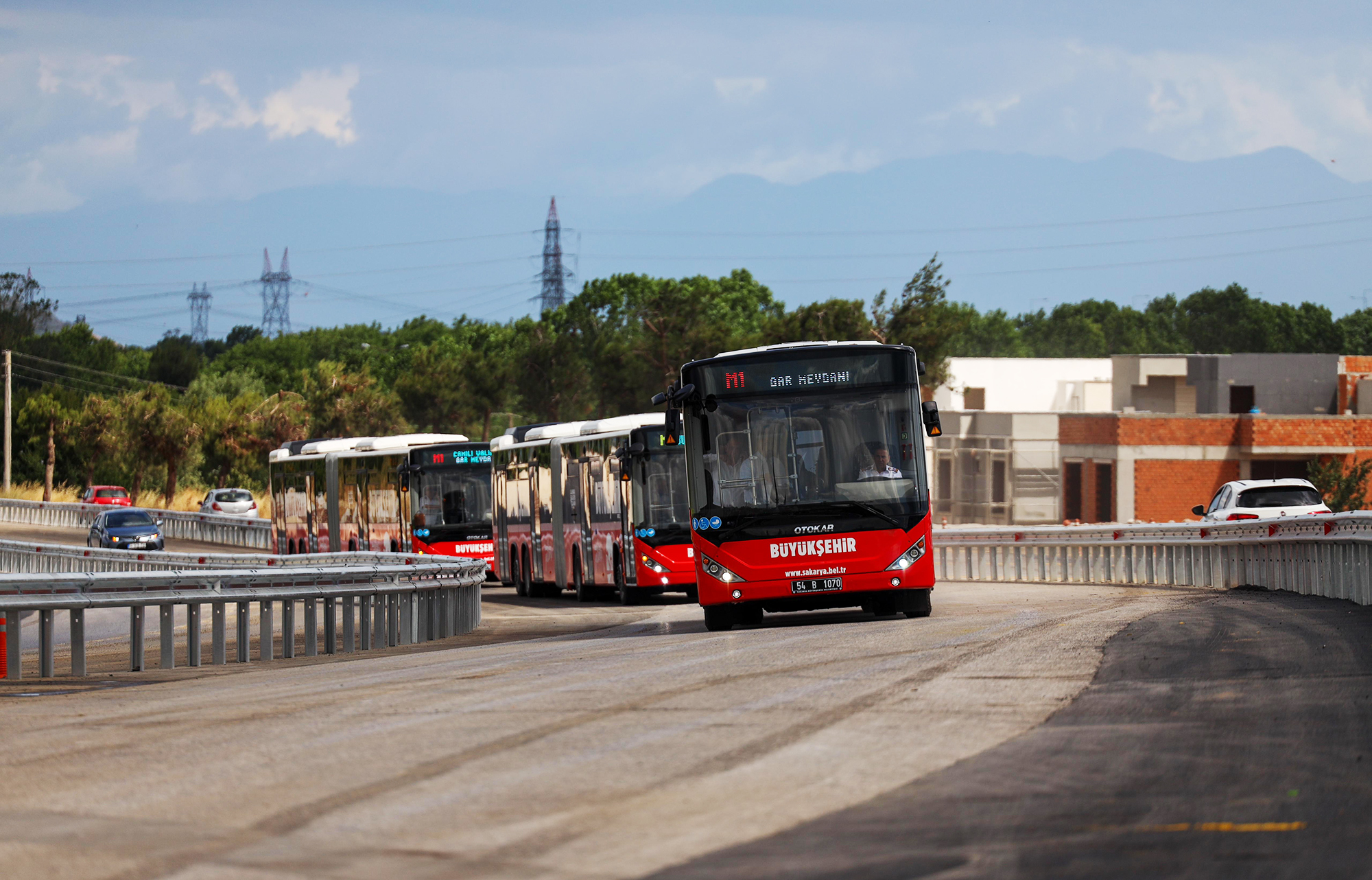 Metrobüsler seferlerine başladı: Büyükşehir detayları açıkladı