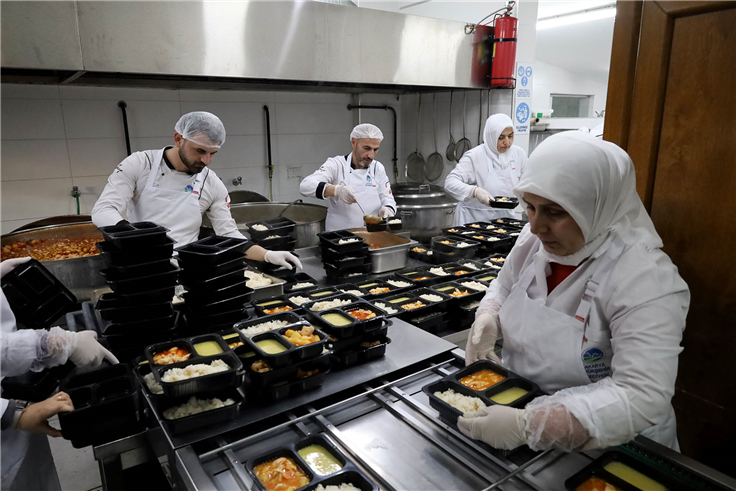 Bayramın bereketi ihtiyaç sahiplerinin sofrasına ulaşacak