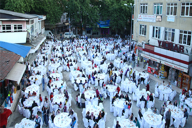 Huzur Sofraları Geyve’de Kuruldu