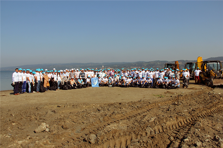300 Gönüllü Sapanca’yı Temizledi