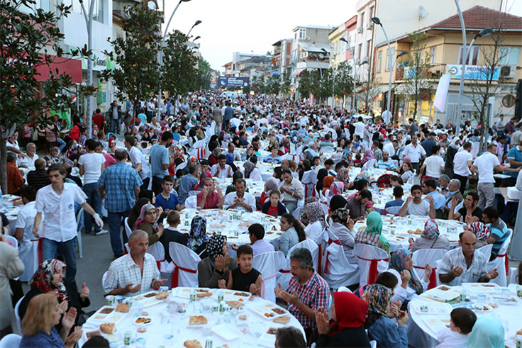 Büyükşehir İftarı Akyazı’da