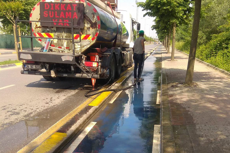 Temizlik çalışmalarıyla bisiklet yolları daha güvenli hale getiriliyor