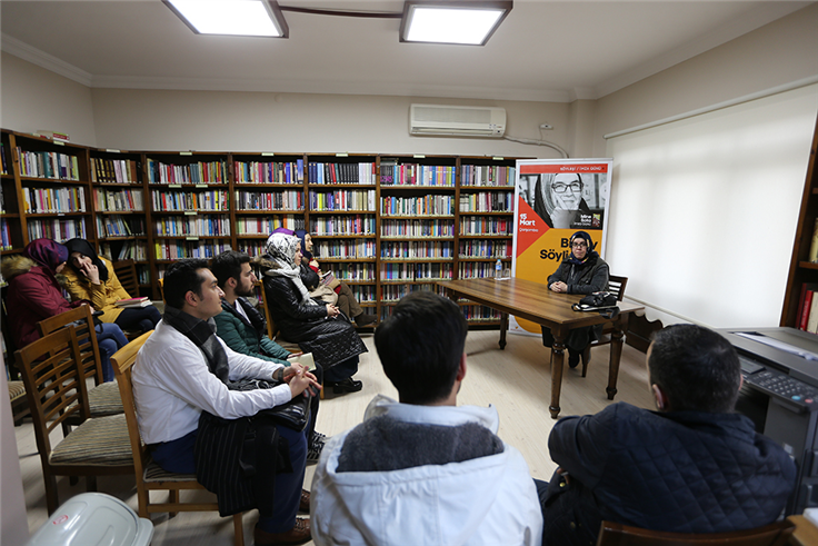 Dizileri bilinçli izlemeliyiz