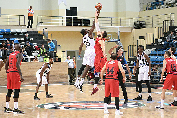 Büyükşehir Anadolu Efes’e konuk oluyor