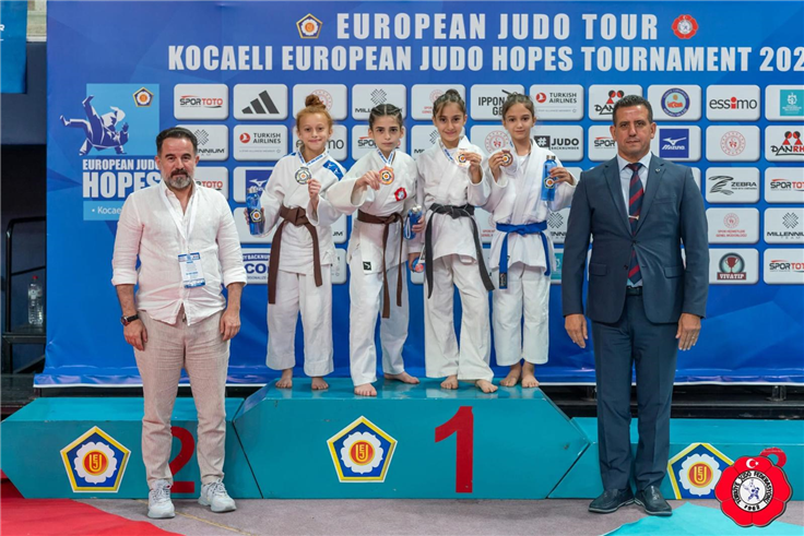 Büyükşehir sporcuları başarılarına devam ediyor 