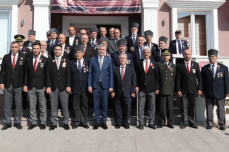 “Şehit yakınları ve gazilerimizin her zaman yanındayız”