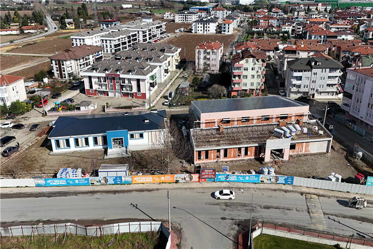 Arifiye’de binlerce genci heyecanlandıran ilerleyiş: Havuzun yaz sezonunda kapılarını açması hedefleniyor