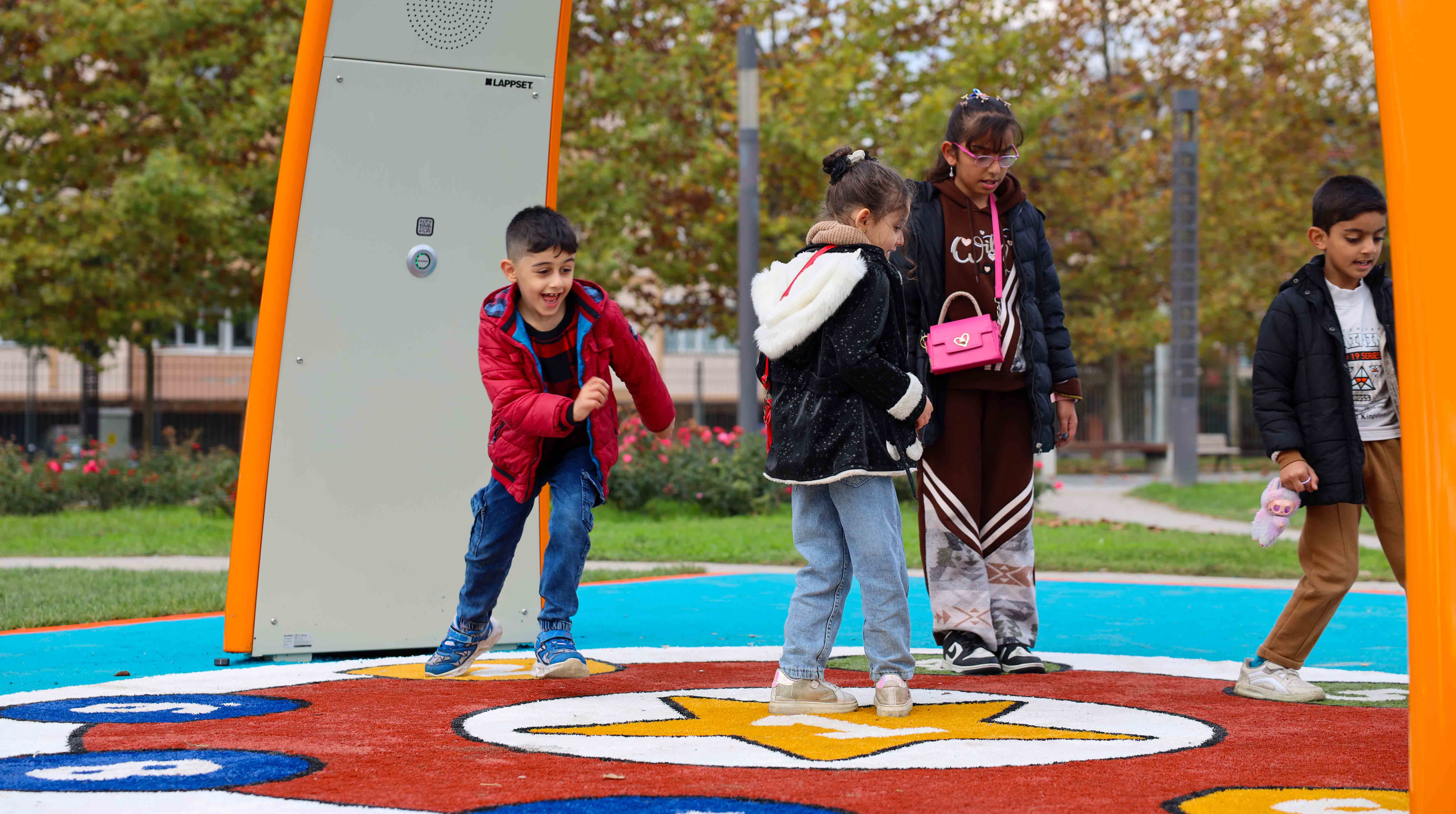 Büyükşehir interaktif oyun alanlarını tamamladı