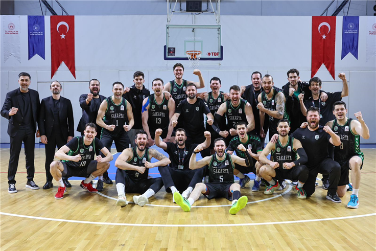 Büyükşehir Basketbol 1. Lig’e yükseldi