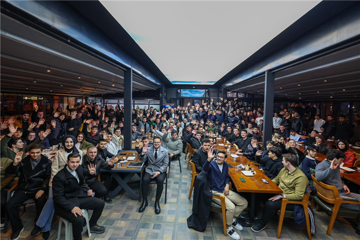 “Gençlerin yarınları için şehrimizde büyük yatırımları hayata geçiriyoruz”