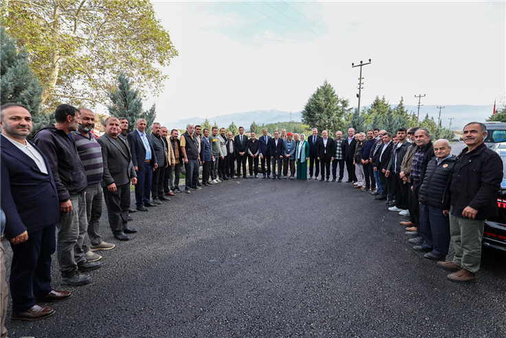 “Pamukova’da güvenli ve konforlu ulaşım için asfalt çalışmalarımız devam edecek”