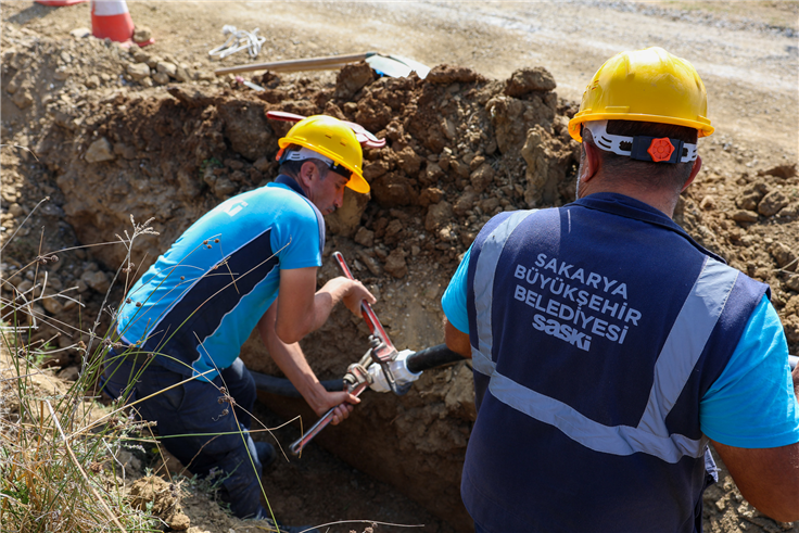 Erenler’in 4 mahallesinde 12 kilometrelik yeni hat tamamladı: Kesintisiz içme suyu sağlayacak