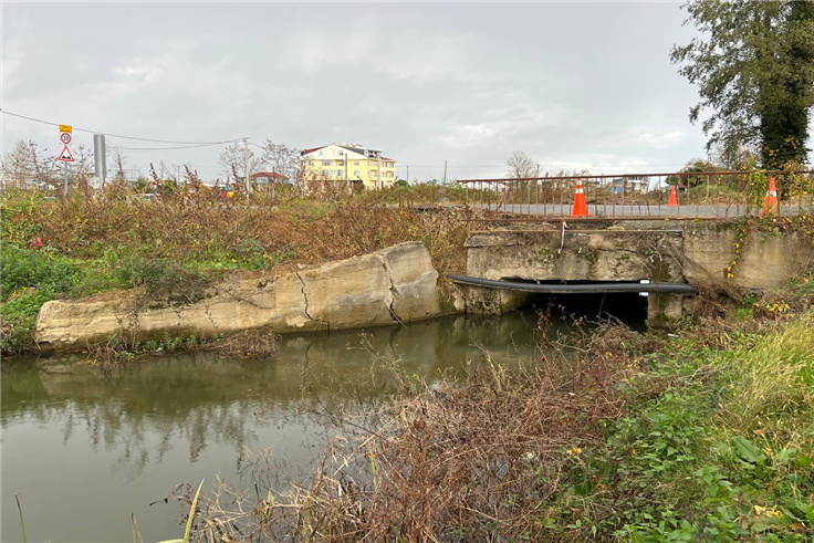 Selden zarar görmüştü: Büyükşehir’den Kocaali Alandere’ye yeni köprü