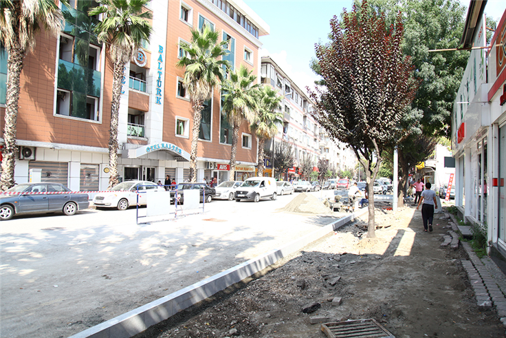 Ankara Caddesi’nde Dönüşüm Sürüyor
