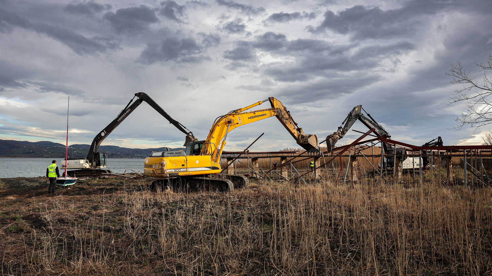 SASKİ paylaştı: “6 kilometrelik hatta kaçak iskele ve yapılar kaldırıldı”