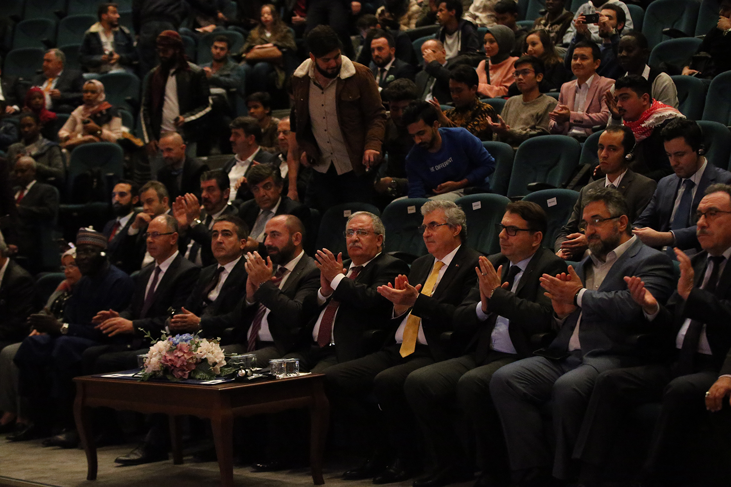 Gelecek gençlerin elinde yükselecek