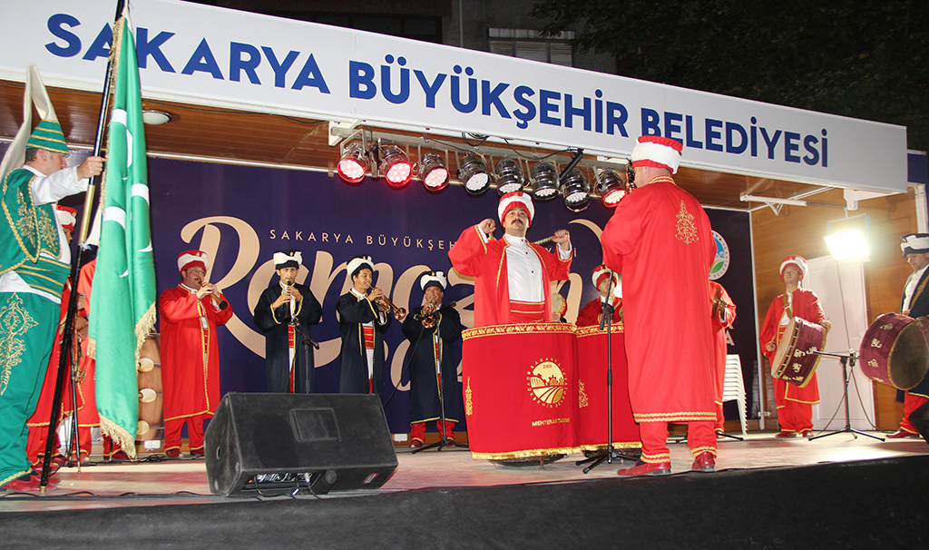 Büyükşehir’in Mobil Sahnesi Yolculuğa Başladı