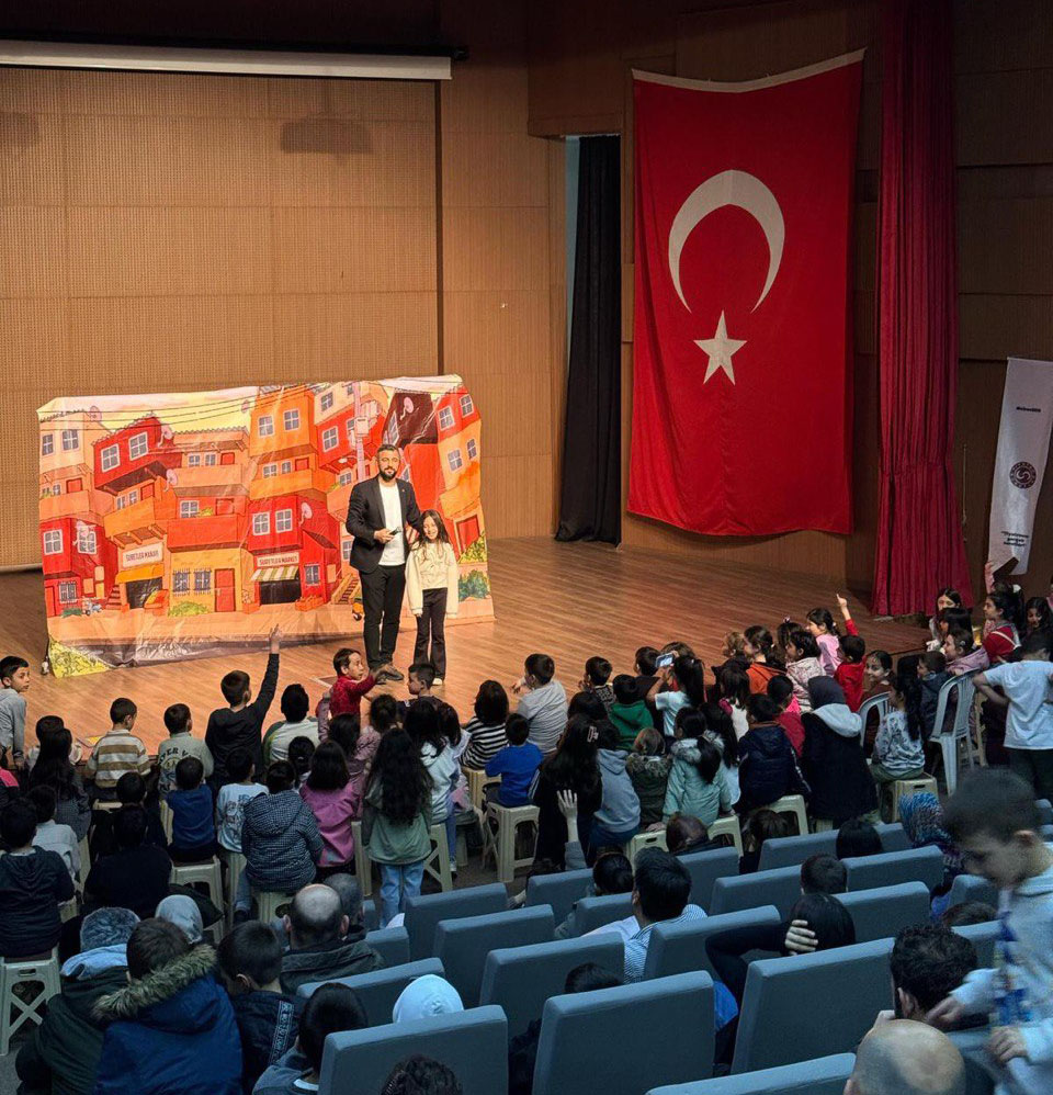 Büyükşehir Karasu’da çocukları rengârenk bir Ramazan şenliğinde buluşturdu