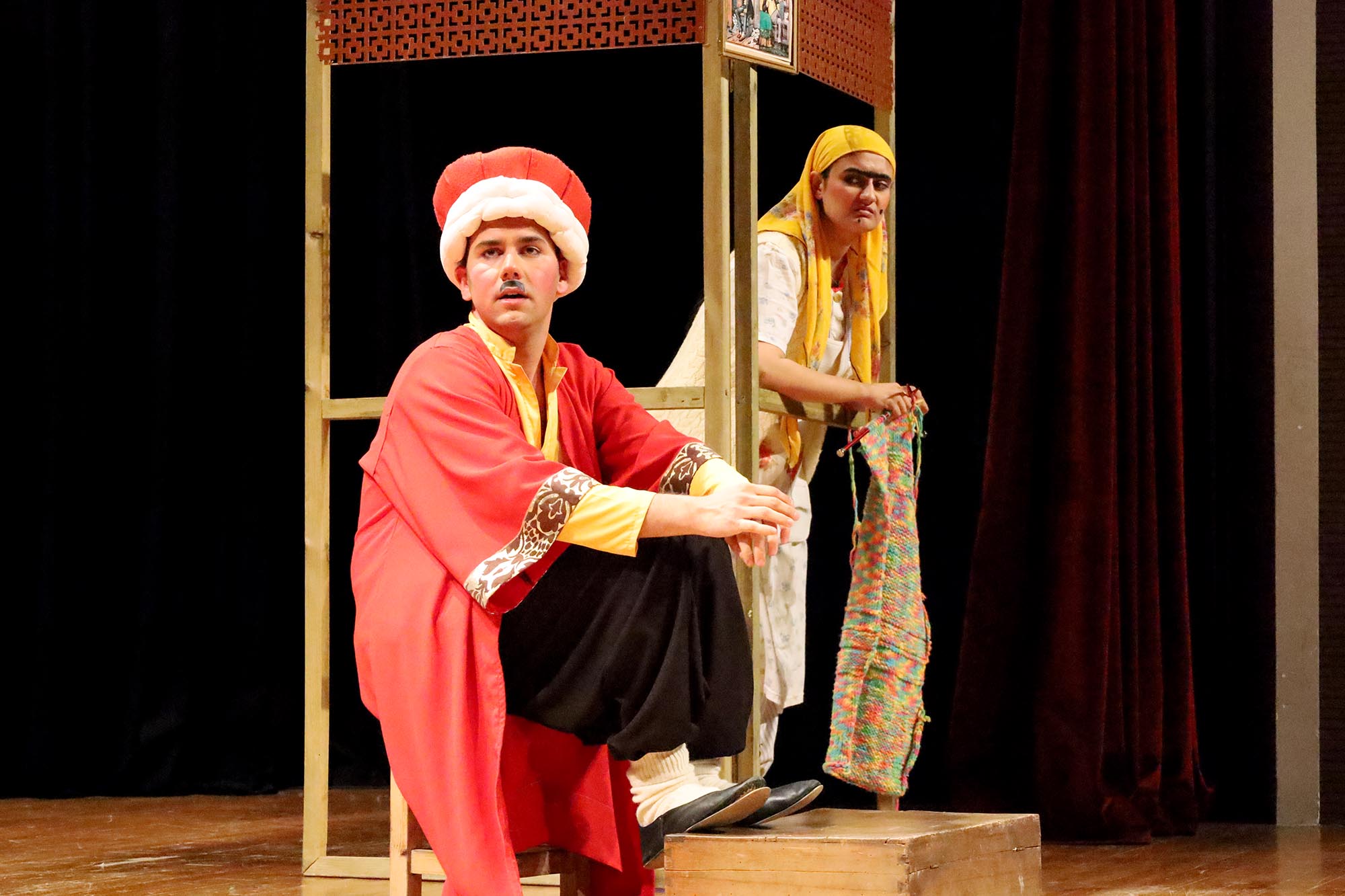 Genç tiyatrocuların sahnesi büyük beğeni topladı