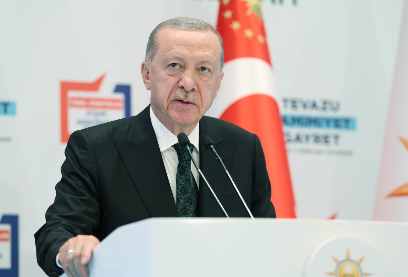 “Şehrimizi geleceğe hazırlamak için tüm gayretimizle çalışıyoruz”