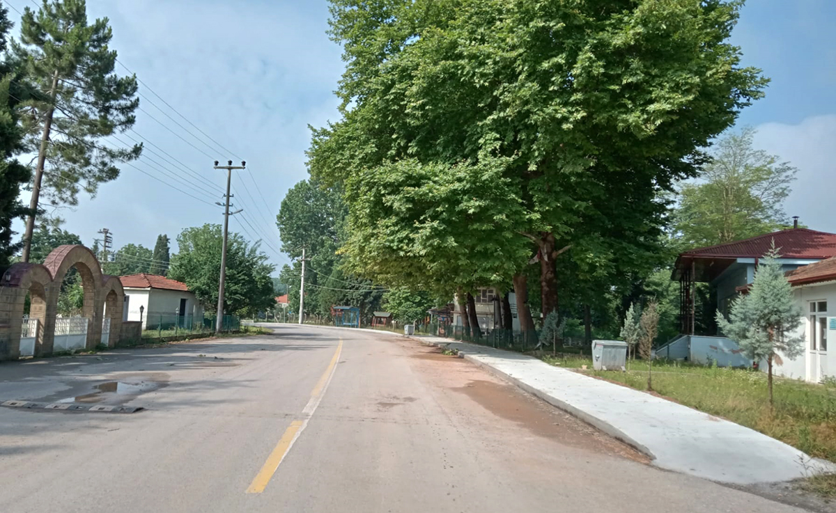 Doğancılarda beton yaya yolu tamamlandı