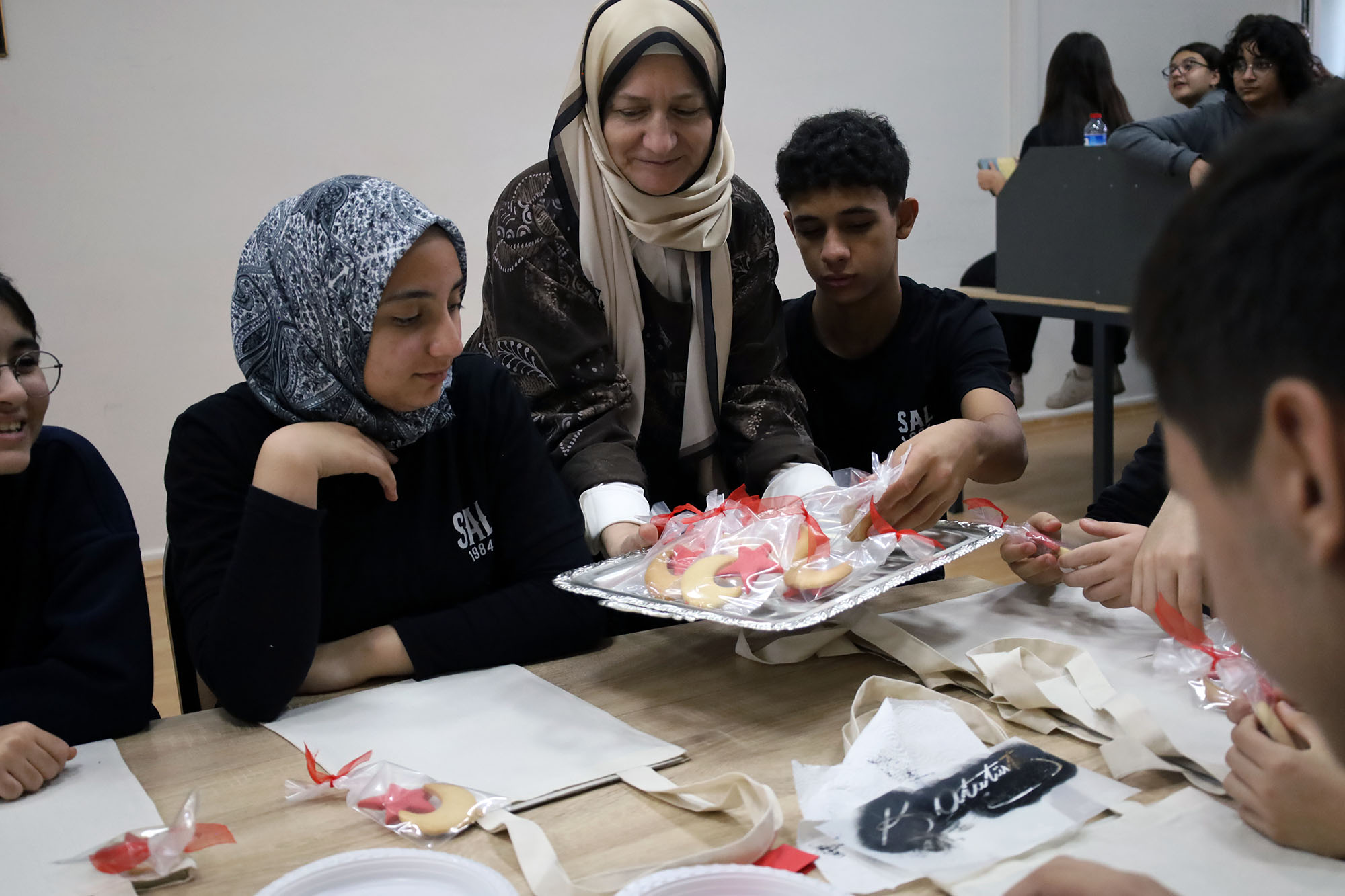 SAMEK’ten anlamlı etkinlik: Sakarya Anadolu Lisesi’nde 29 Ekim coşkusu