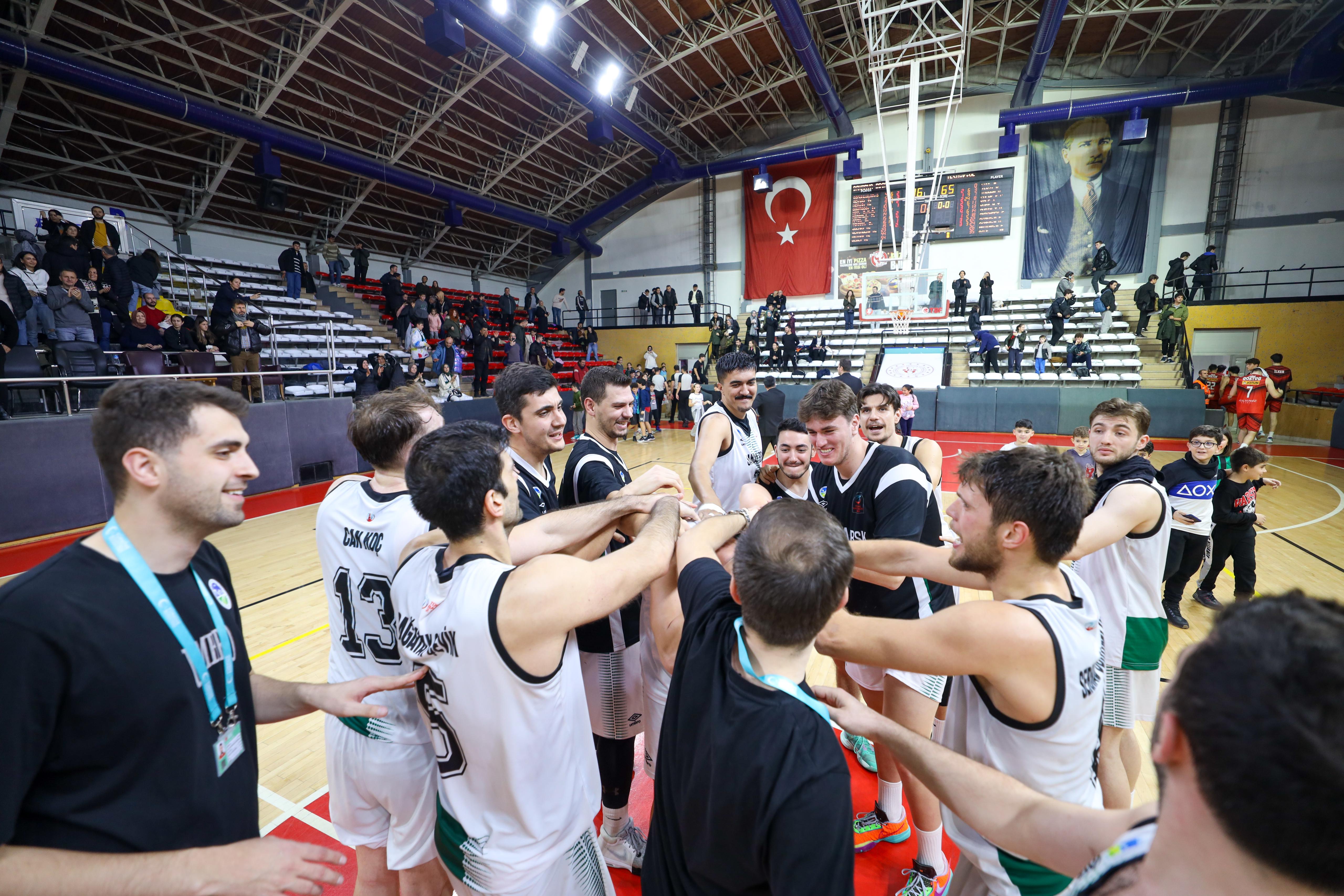 Dev adamlardan kritik galibiyet: 76-65