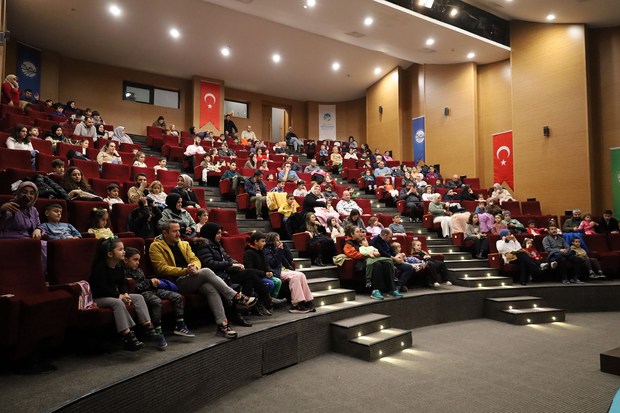 Büyükşehir, Ocak ayında bin 500 çocuğu tiyatroyla buluşturdu